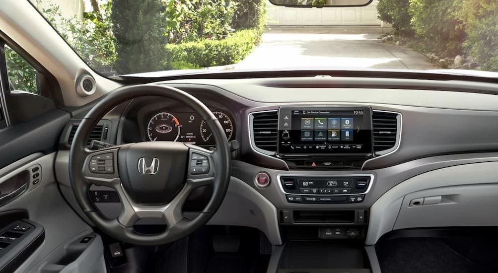 The gray dash in a 2025 Honda Ridgeline.
