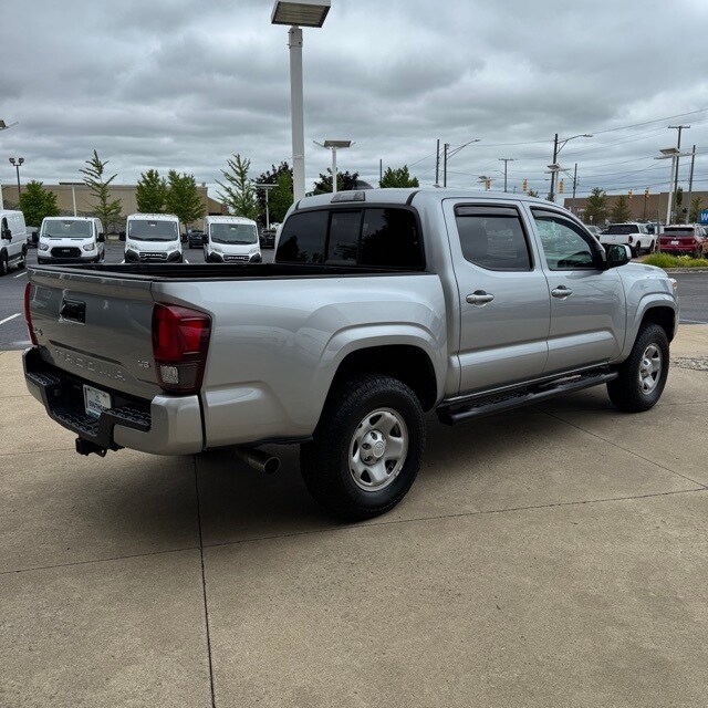 2022 Toyota Tacoma SR photo 3