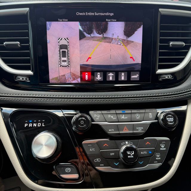 2023 Chrysler Pacifica Touring L - Photo 21