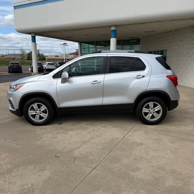 Used 2018 Chevrolet Trax LT with VIN KL7CJPSBXJB728350 for sale in Southgate, MI