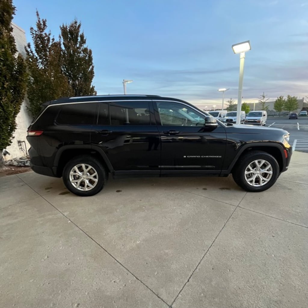Used 2023 Jeep Grand Cherokee L Limited SUV