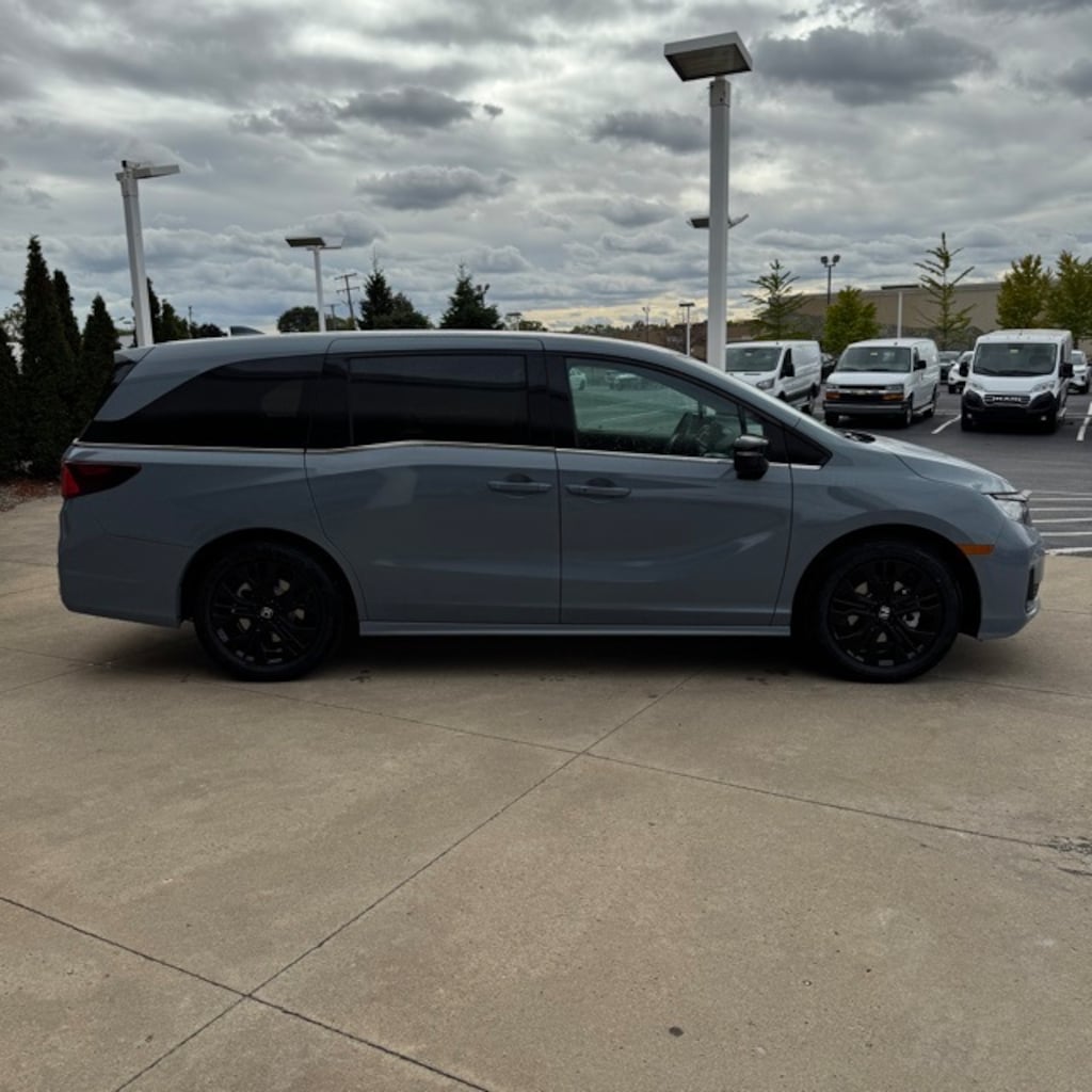 New 2026 Honda Odyssey Sport-L Van Passenger