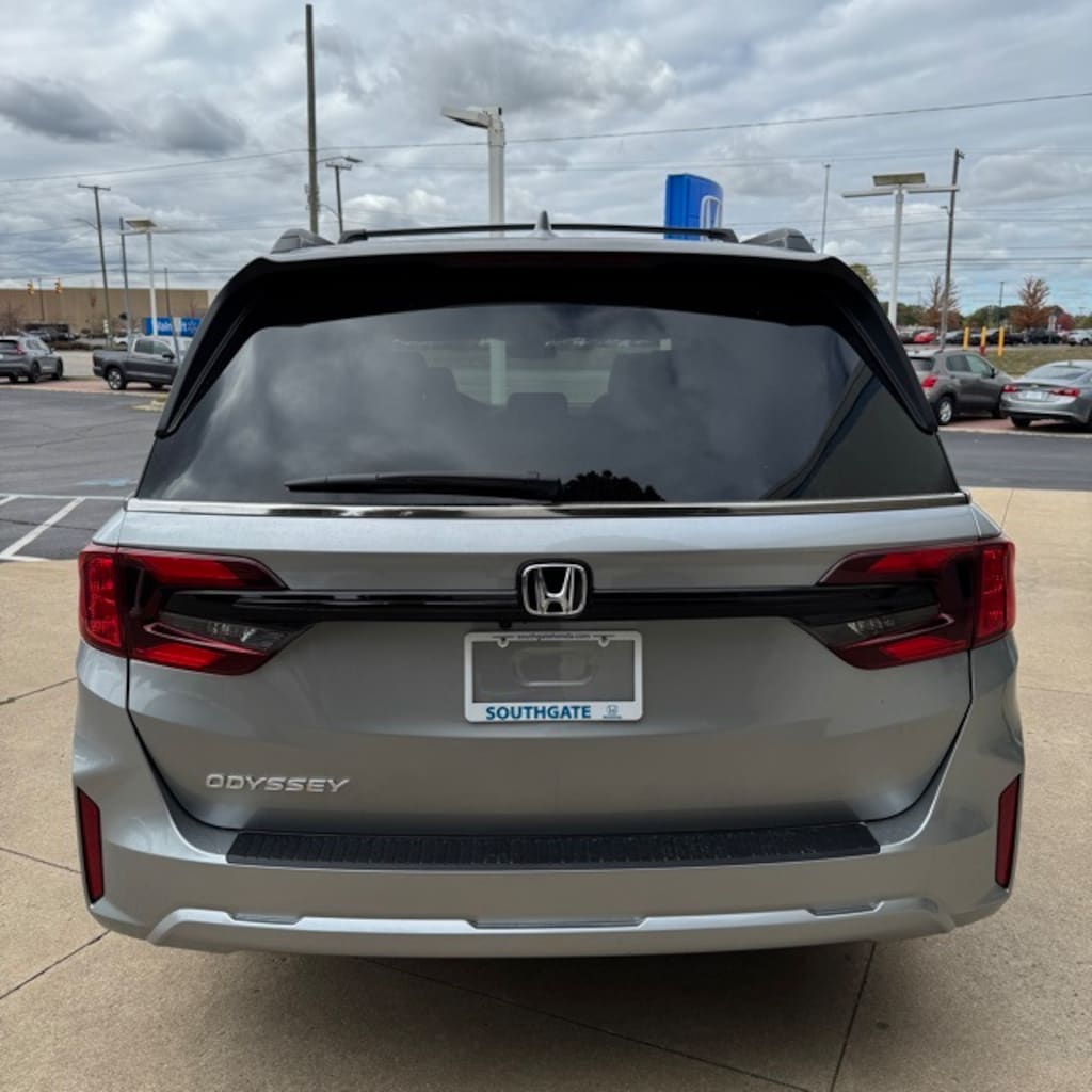 New 2026 Honda Odyssey EX-L Van Passenger