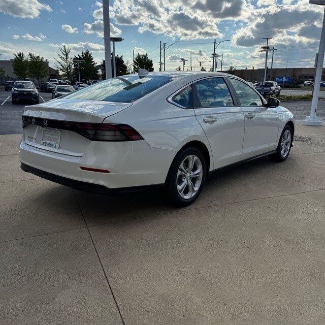 2025 Honda Accord LX photo 3