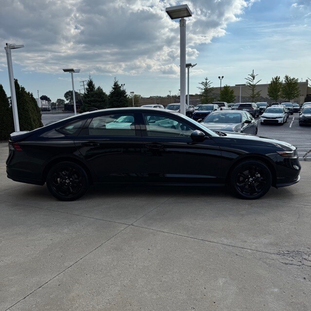 2025 Honda Accord SE photo 2