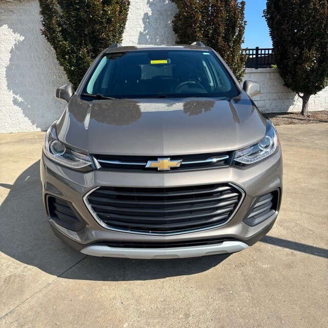 2021 Chevrolet Trax LT photo 2
