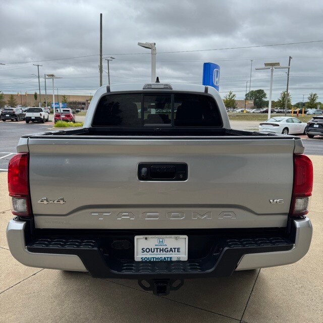 2022 Toyota Tacoma SR photo 4