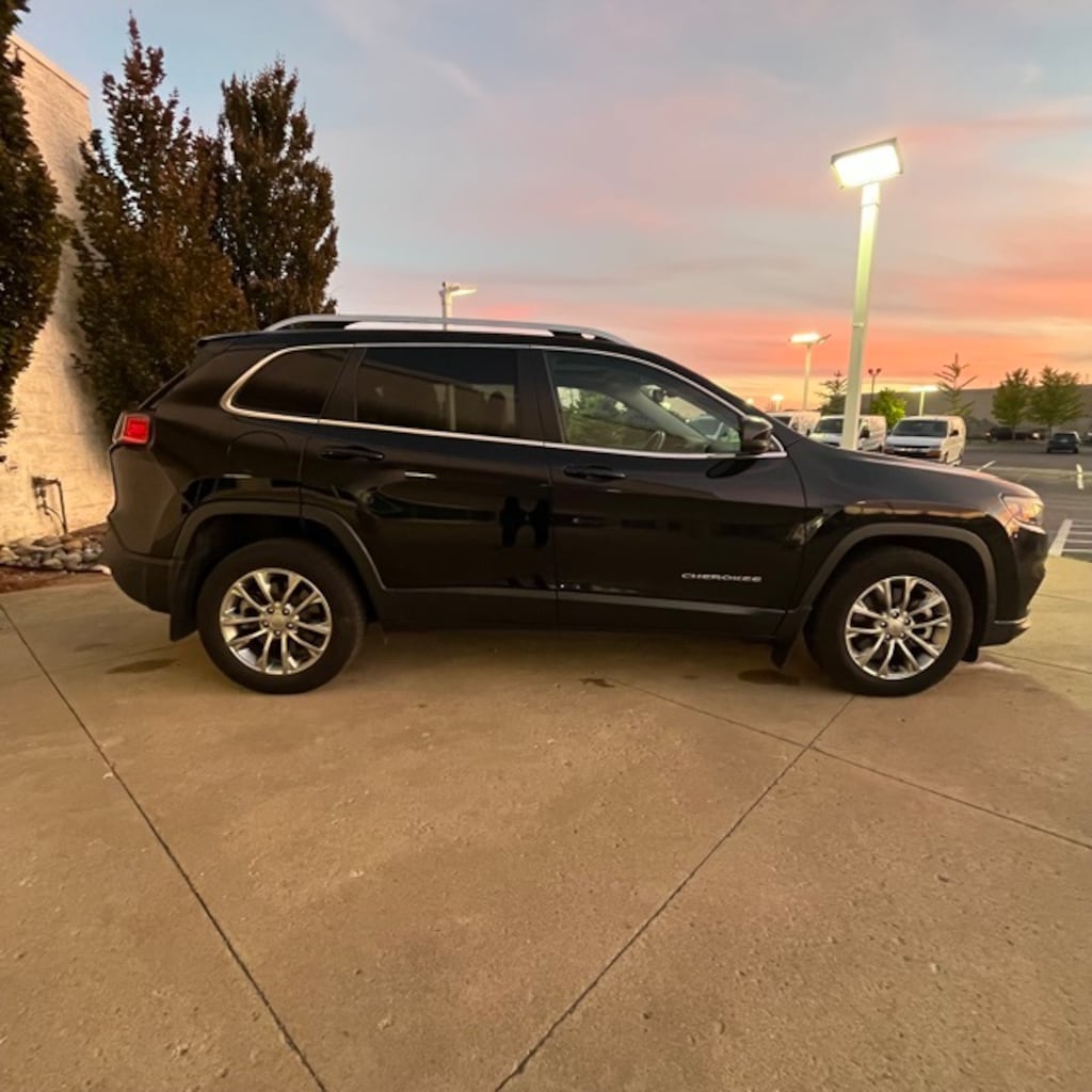 Used 2021 Jeep Cherokee Latitude Lux SUV