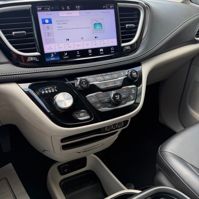 2023 Chrysler Pacifica Touring L - Photo 25