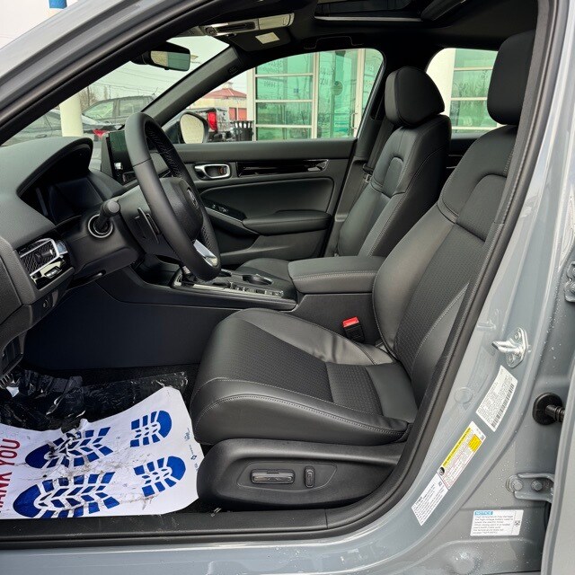 2026 Honda Civic Hatchback Sport Touring - Photo 10