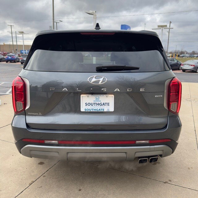 2024 Hyundai Palisade SEL photo 2