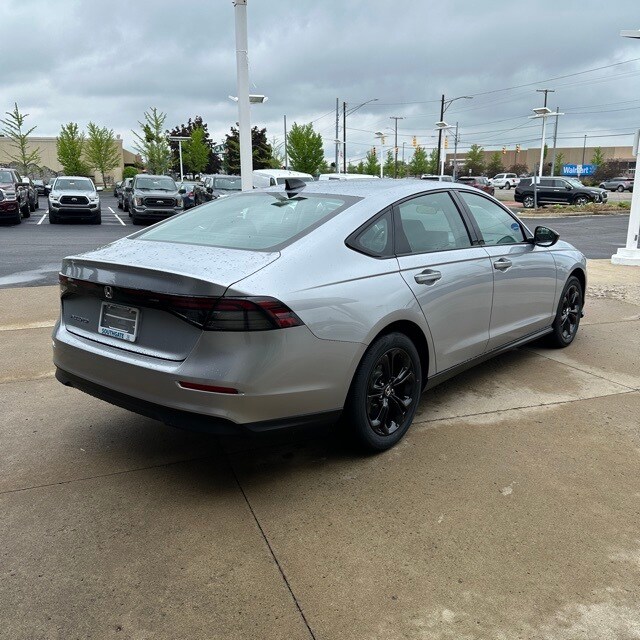 2025 Honda Accord SE photo 3