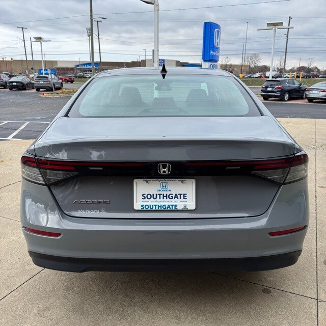 2025 Honda Accord SE photo 2
