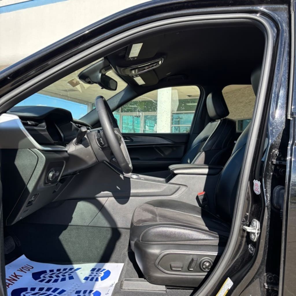 Used 2024 Jeep Grand Cherokee L Altitude SUV