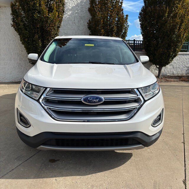 2016 Ford Edge SEL photo 2