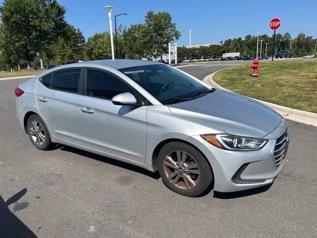 2017 Hyundai Elantra SE photo 2