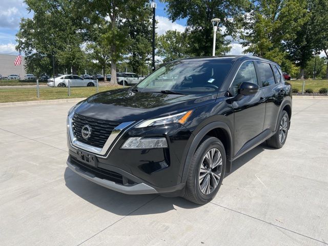 2022 Nissan Rogue SV photo 2