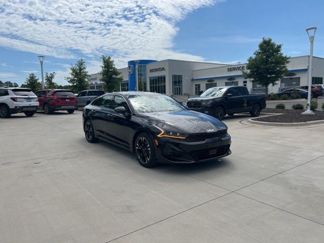2024 Kia K5 GT-Line photo 2