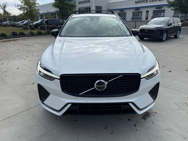 2024 Volvo XC60 B5 Plus photo 2
