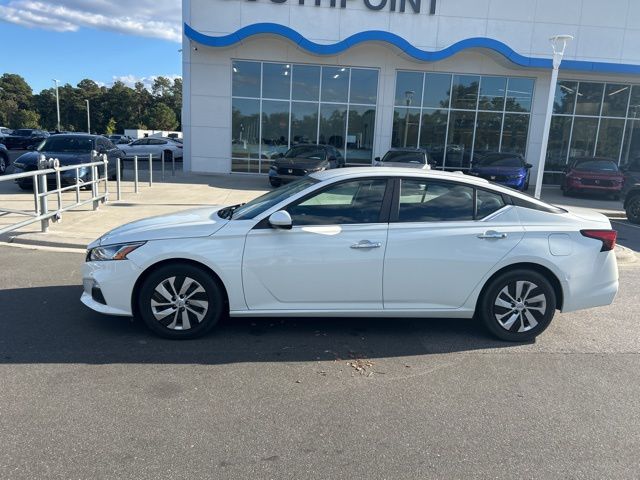 2019 Nissan Altima 2.5 S photo 2