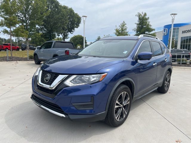 2020 Nissan Rogue SV photo 2