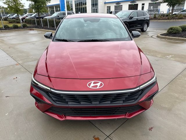 2025 Hyundai Elantra SEL Sport photo 2