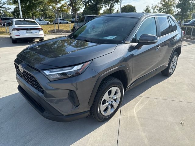 2023 Toyota RAV4 LE photo 3