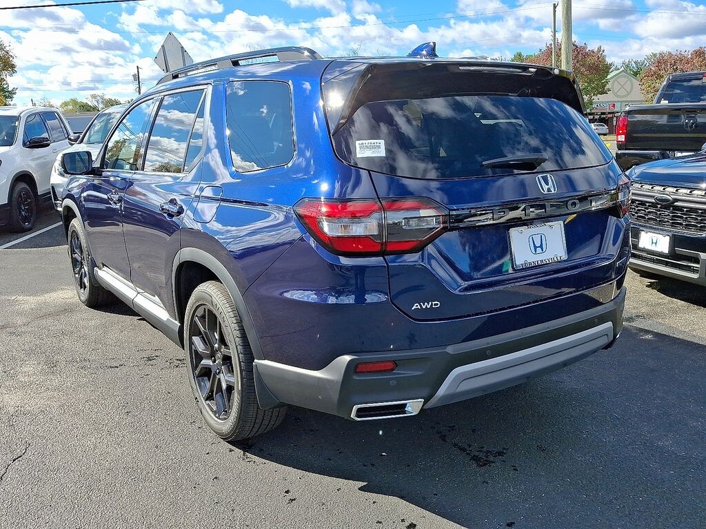 New 2025 Honda Pilot Touring SUV