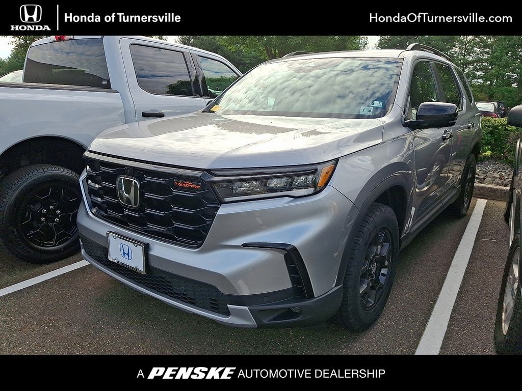 Certified 2025 Honda Pilot TrailSport SUV