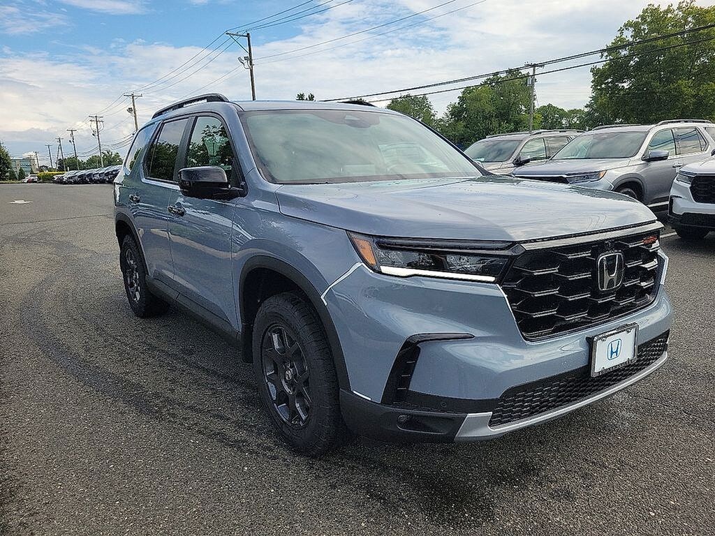 New 2025 Honda Pilot TrailSport SUV