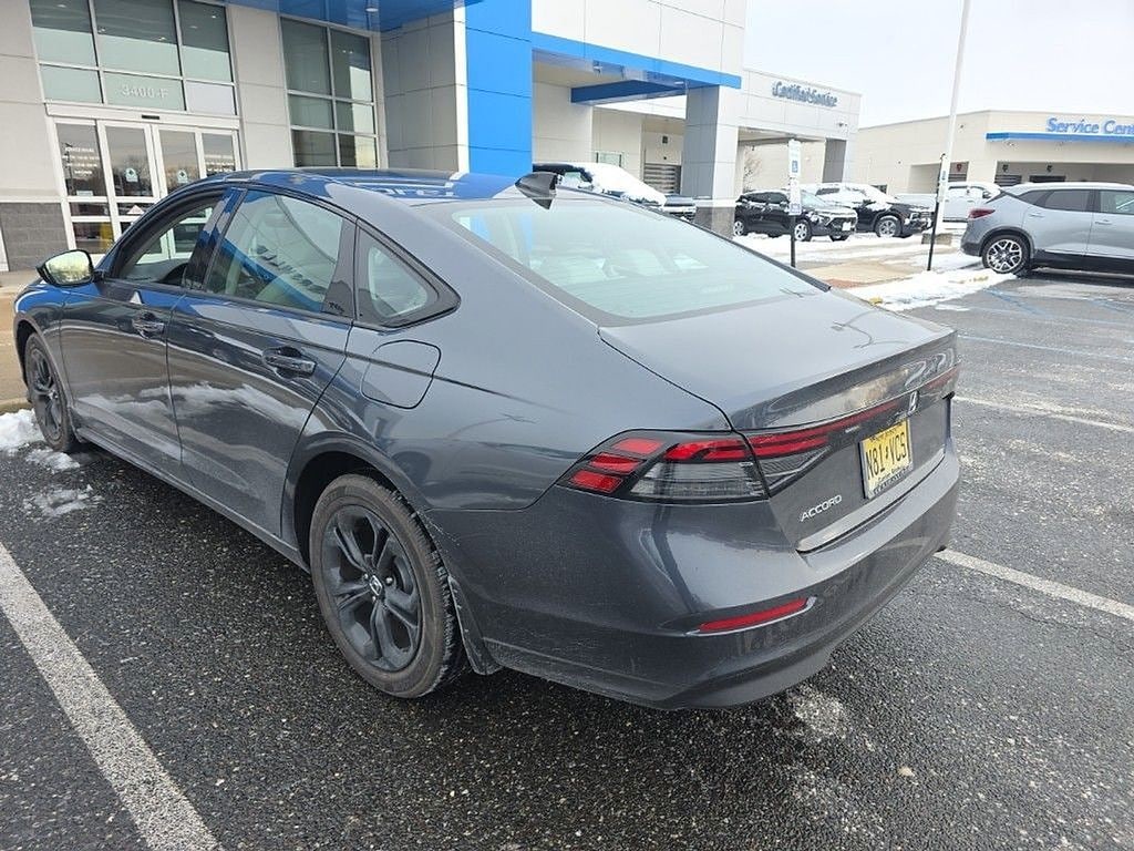 Used 2025 Honda Accord SE Sedan