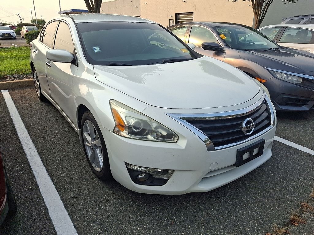 Used 2014 Nissan Altima 2.5 SV Sedan