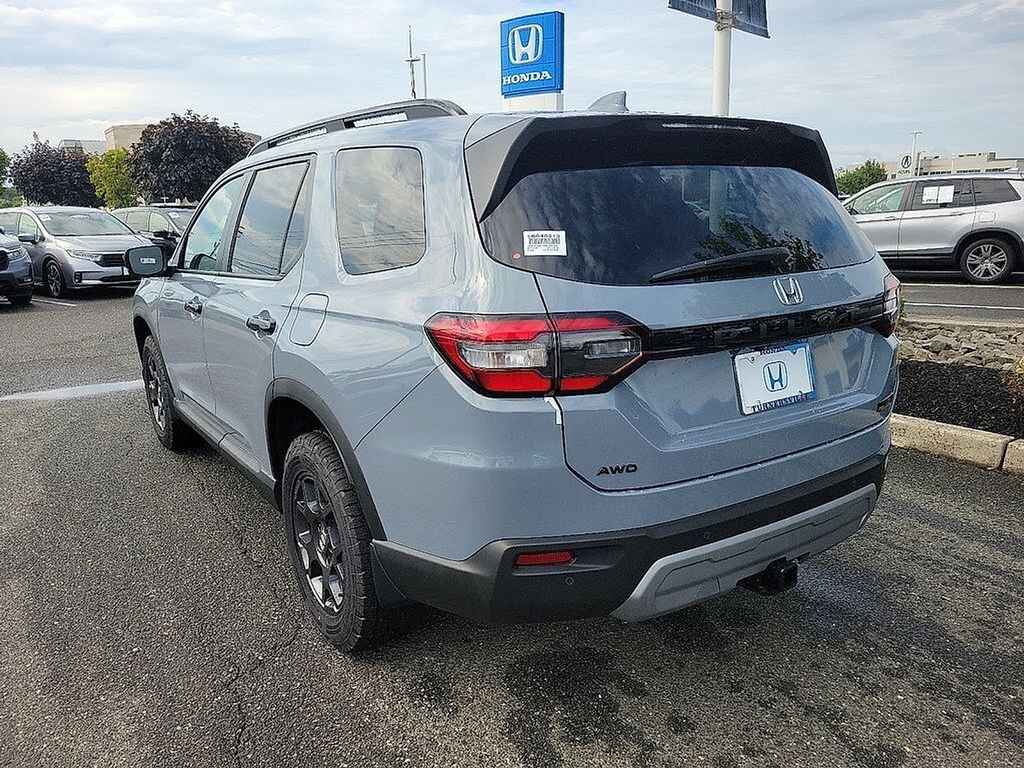 New 2025 Honda Pilot TrailSport SUV