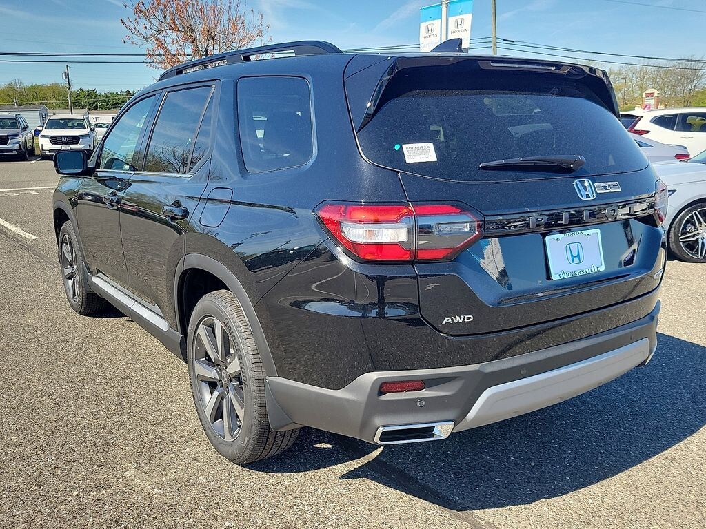 New 2025 Honda Pilot Touring SUV