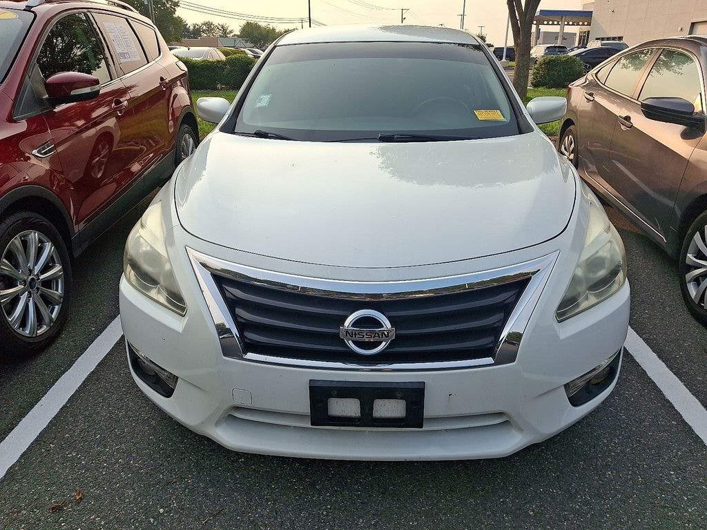 Used 2014 Nissan Altima 2.5 SV Sedan
