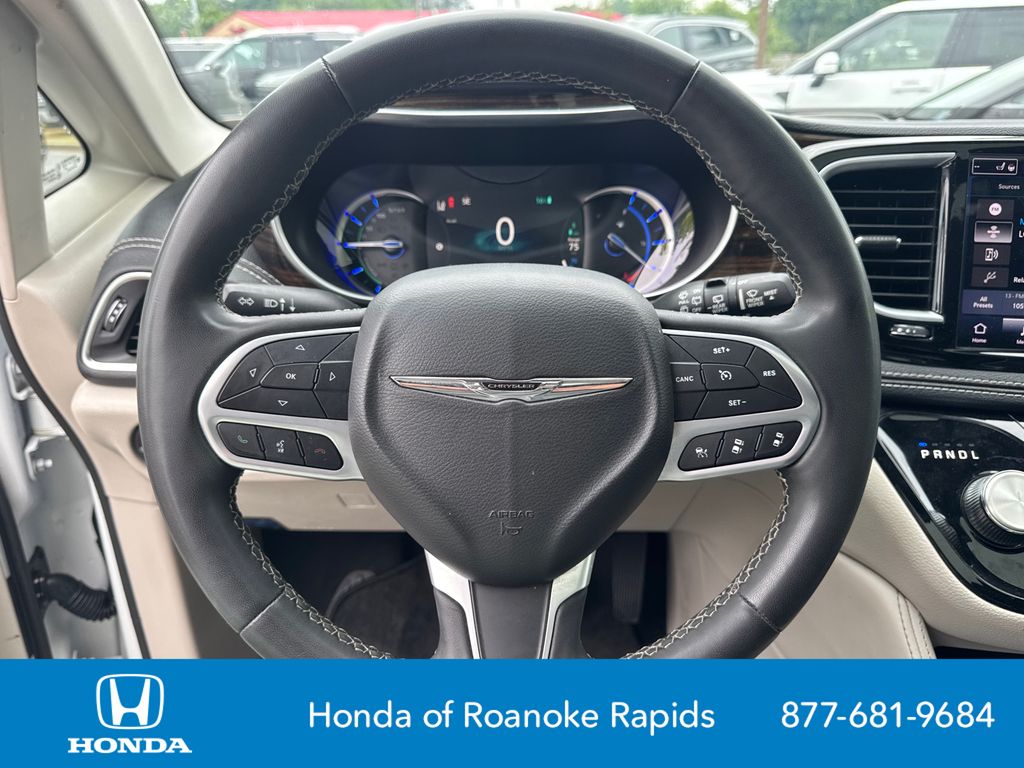 2023 Chrysler Pacifica Hybrid Limited - Photo 24