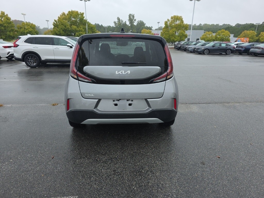 2023 Kia Soul LX photo 4