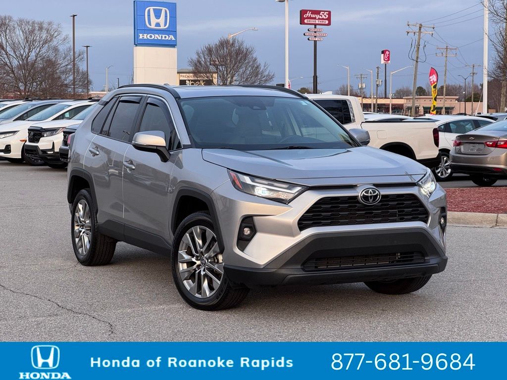 2023 Toyota RAV4 XLE Premium's photo