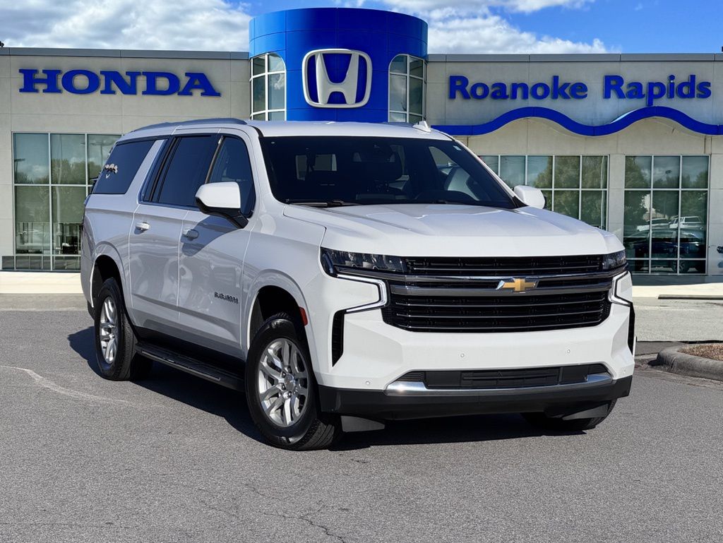 2023 Chevrolet Suburban LT's photo
