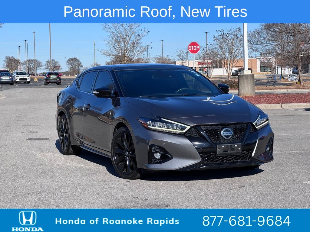2022 Nissan Maxima SR's photo