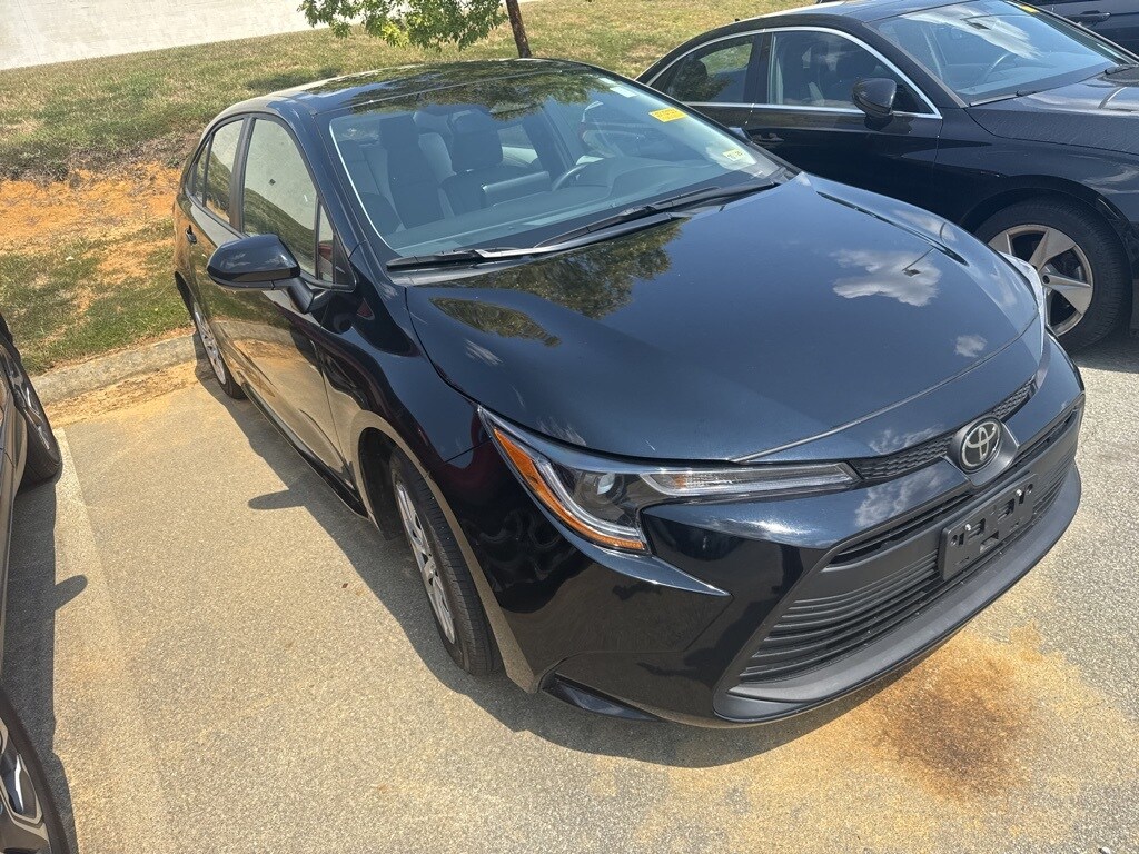 2024 Toyota Corolla LE photo 3