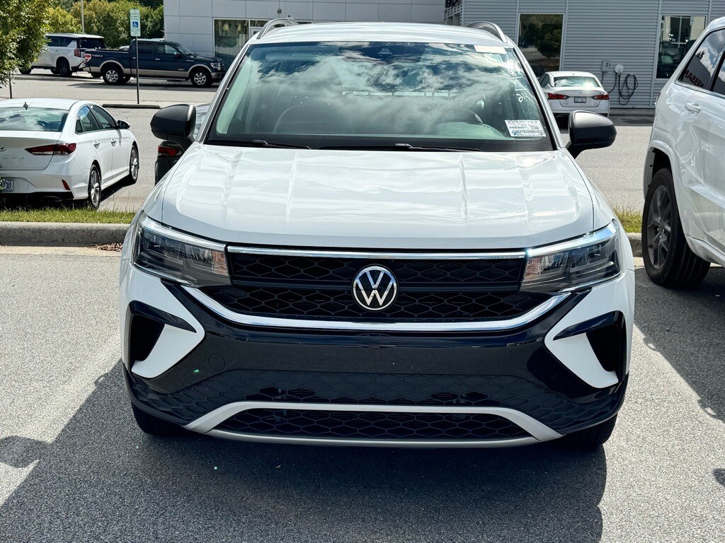 2024 Volkswagen Taos S photo 3