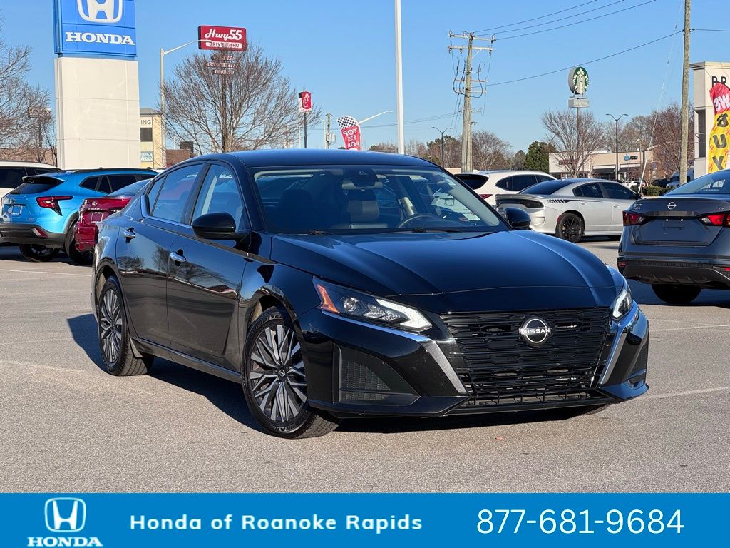 2023 Nissan Altima SV's photo