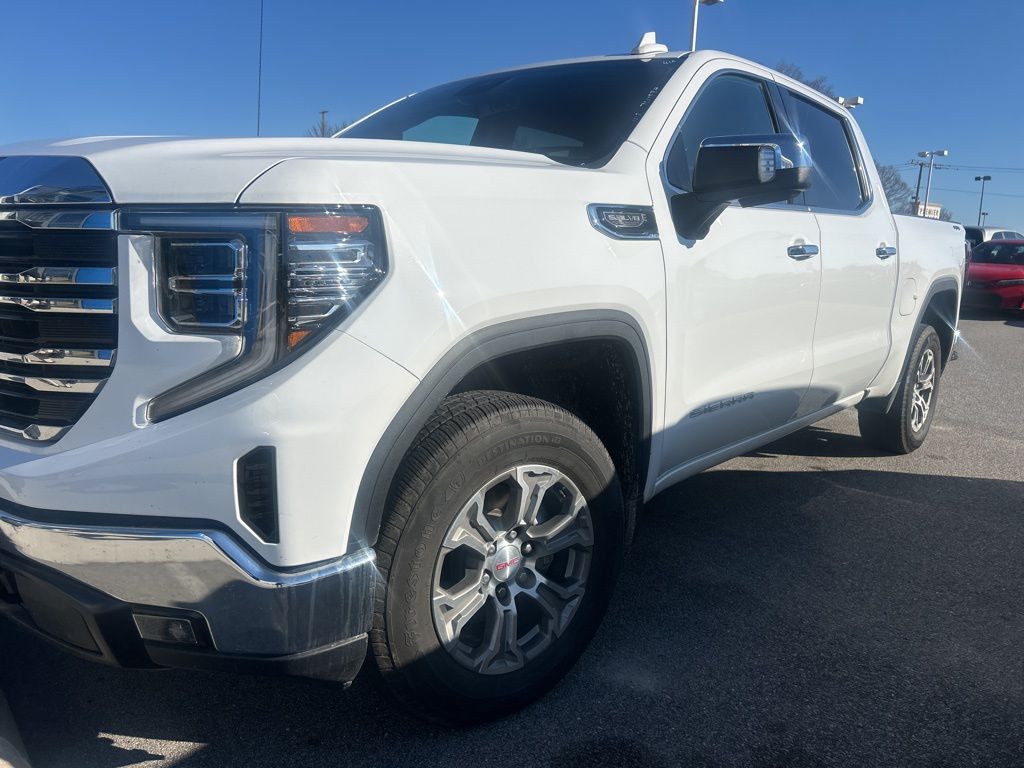 2025 GMC Sierra 1500 SLT's photo