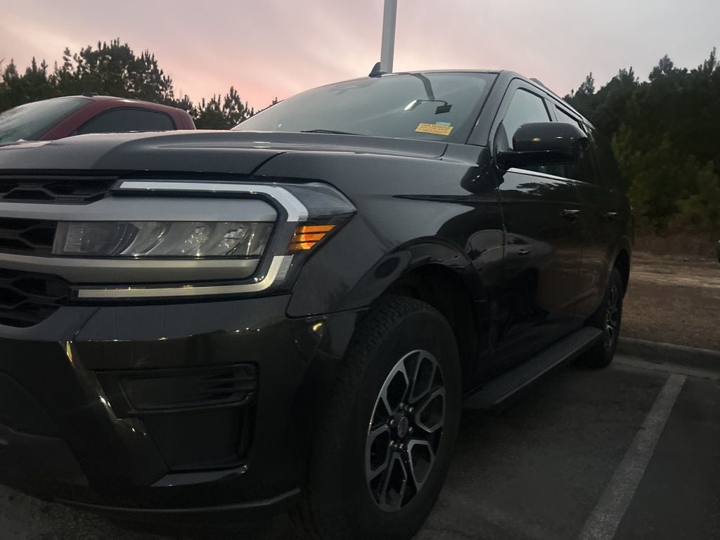 2024 Ford Expedition XLT's photo