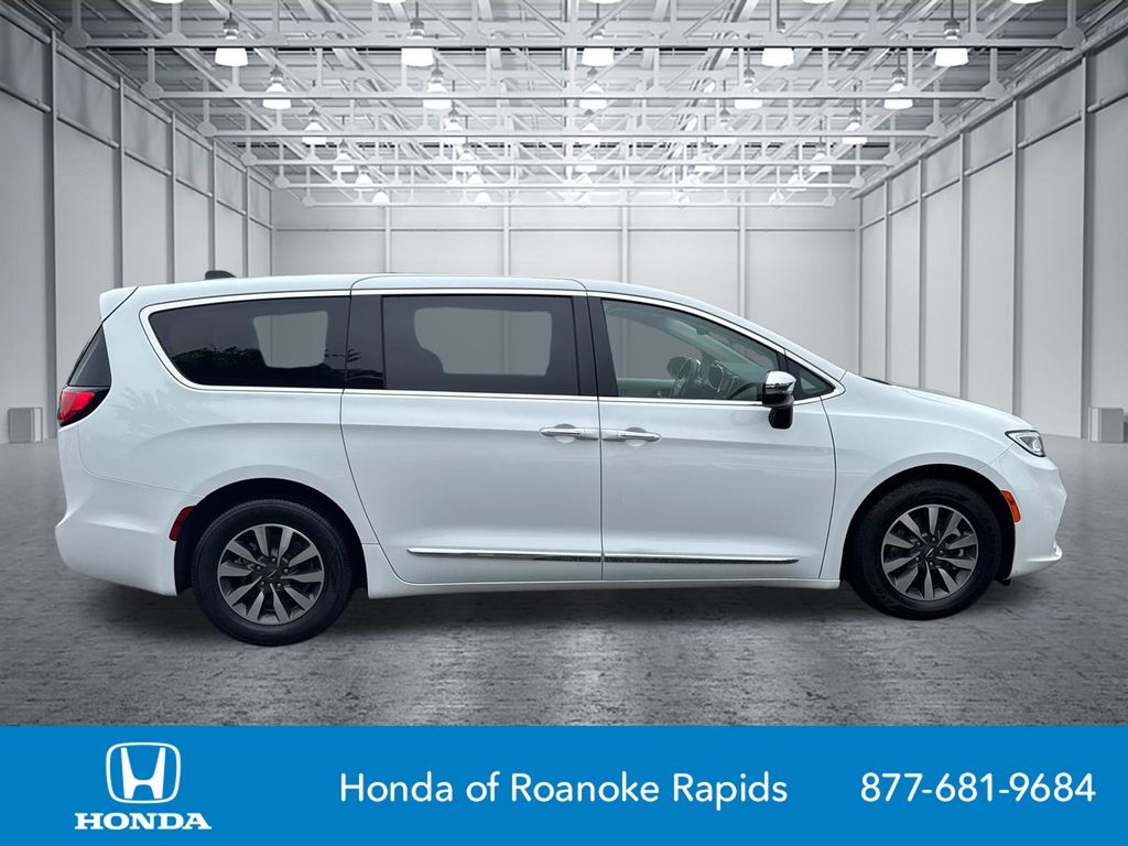 2023 Chrysler Pacifica Hybrid Limited - Photo 8