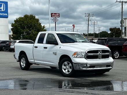 2024 Ram 1500 Classic SLT Truck Quad Cab