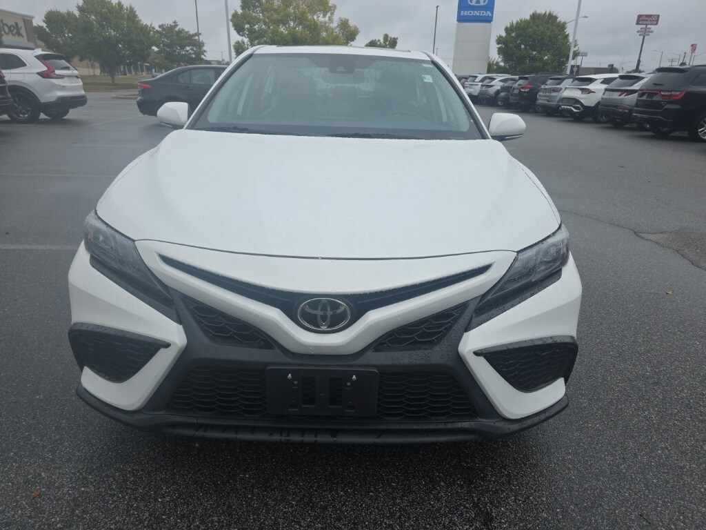 2023 Toyota Camry SE photo 2