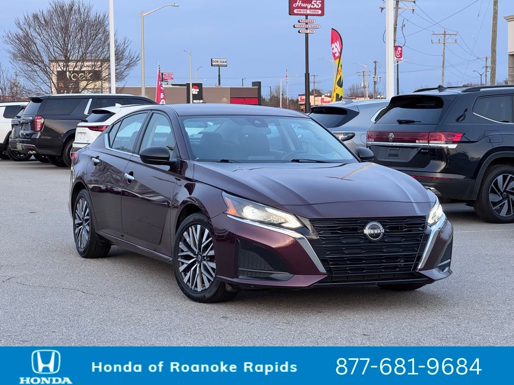 2024 Nissan Altima SV's photo