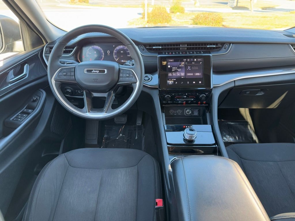 Used 2023 Jeep Grand Cherokee L Laredo SUV